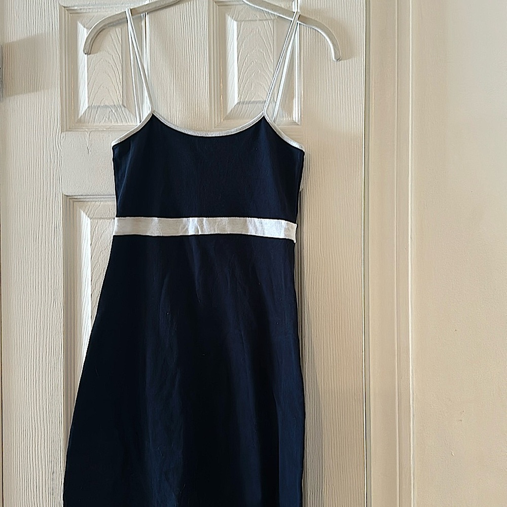 Adorable form fitting spaghetti strap dress, size extra small